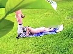 Dickflash – Jerk for nude sunbathing MILF
